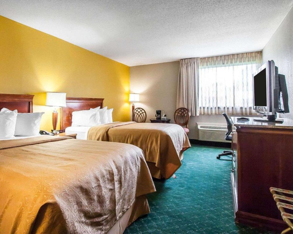 Double Room with Two Double Beds - Non-Smoking interior